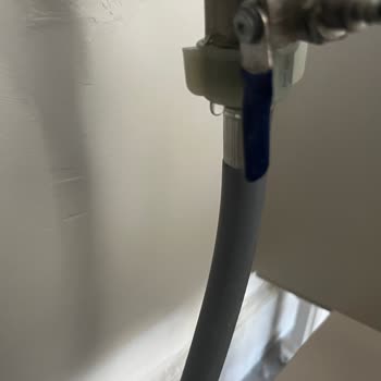 Beko Bulaşık Makinesinde De İkinci Değişimde Sol Taraf Kasma Ve Su Sızıntısı