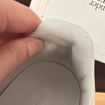 Alexander McQueen Sneaker'da Renk Farklılığı Ve Deri Soyulması İade Sürecini Uzatıyor