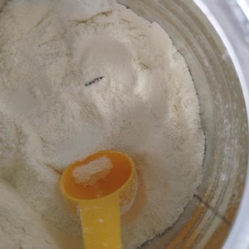 Bebek Formülünde Yabancı Cisim Bulundu Acil Analiz Talebi