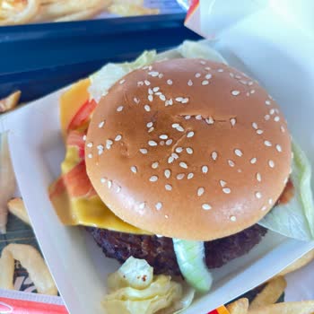 McDonald's Şubesinde Yanlış Sipariş Ve Bayat Yiyecek Şikayeti