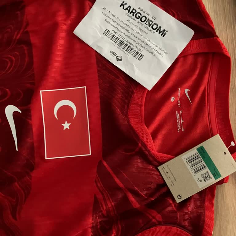 Yanlış Beden Gönderimi Ve Logo Eksikliği İçin Geri Dönüş Yok, İade Talebi