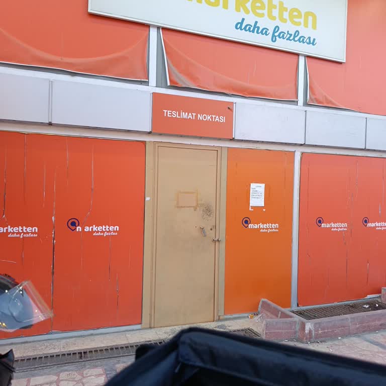 Marketten Daha Fazlası İçeriye Her Girişimde Midem Ciddi Şekilde Bulanıyor