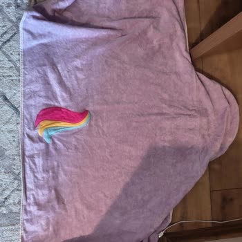 Yanıltıcı Görsellerle Satılan Unicorn Çocuk Havlusu Gerçekle Uyuşmadı
