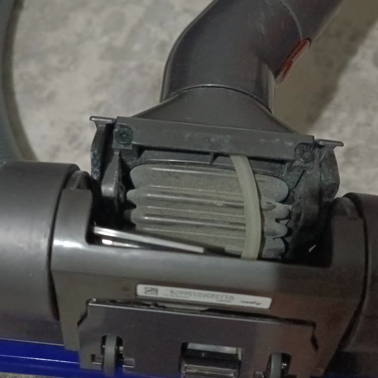 Dyson Süpürge Ucu Kısa Sürede Kırıldı Garanti Kapsamı Yeniden Değerlendirilmeli