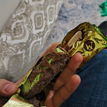 Ambalajı Şişkin, Tadı Bozuk Magnum Dubai Dondurma Şikayeti