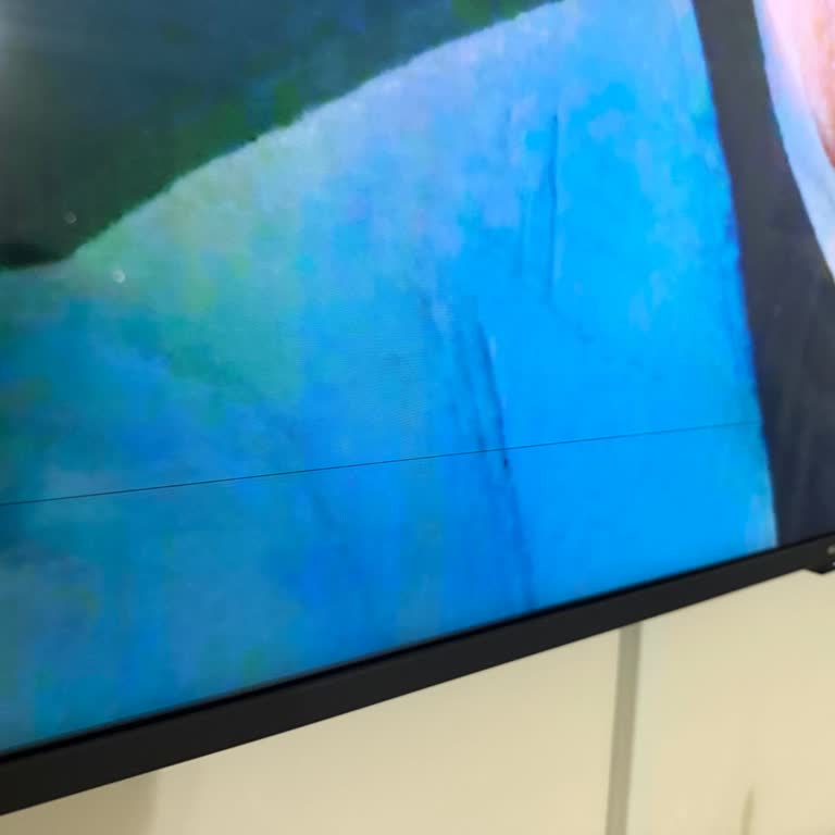 Yeni Televizyonumun Anakartı Yandı Ve Ekranda Çizgi Belirdi, Servis Çözüm Sunmadı