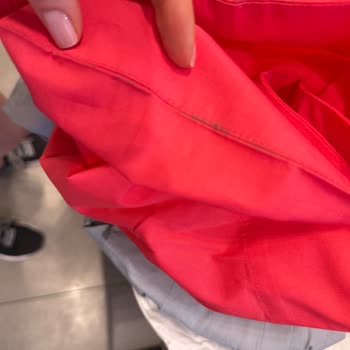Zara’dan Gelen Kirli, Ütü Yanıklı Ve Deforme Elbise, Yetersiz Müşteri Hizmeti
