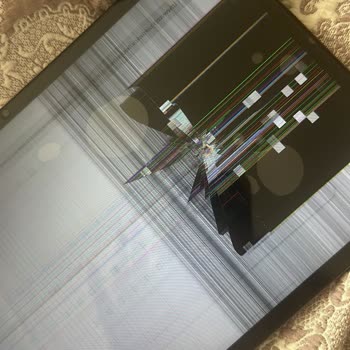 Huawei Tablet Ekran Çizgileri İçin Ücret Talebi Ve Değişim İsteği