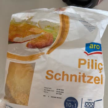 Aro Piliç Schnitzelinden Tüy Çıktı Hijyen Ve Güven Sorunu