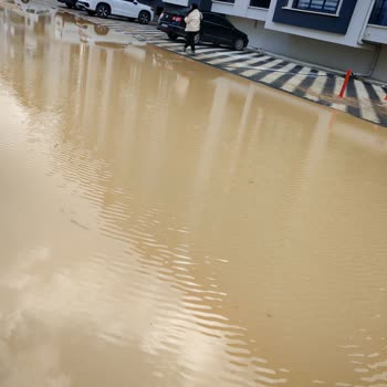 1522. Sokakta Çukurlu Yol Ve Asfalt Eksikliği Hemen Düzeltilecek