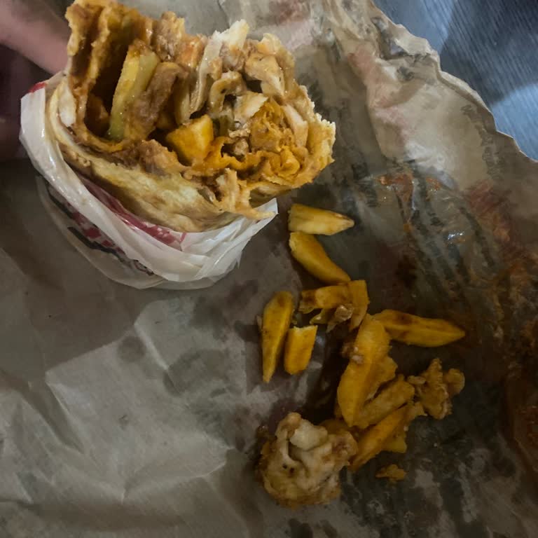 Sivas Öncü Döner'de Soğuk Ve Bayat Dürüme Şikayet