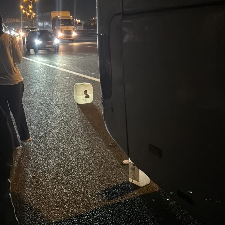 Geç Gelen Ve Bozulan Otobüs Nedeniyle Gece Yarısı Bırakılma Ve Ücret İadesi Talebi