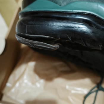 Sneaks Up Metromall Şubesinde Nike Air Vapormax Tabanı Açılması Ve Değişim Talebi