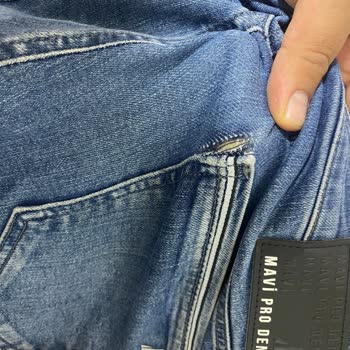 Mavi Kot Pantolonunda Arka Cep Yırtılmaları İçin Değişim Ve İade Talebi