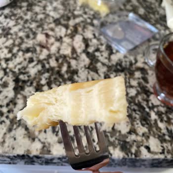 Dondurulmuş Börek Talimatına Uygun Isıtılsa Da İçinde Hamur Kaldı