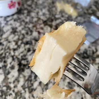 Dondurulmuş Börek Talimatına Uygun Isıtılsa Da İçinde Hamur Kaldı