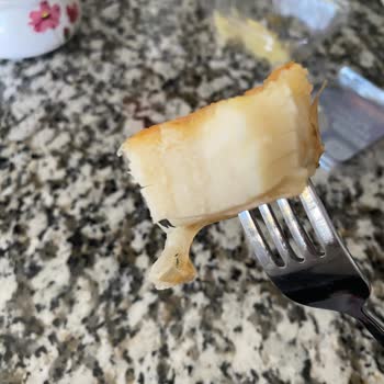 Dondurulmuş Börek Talimatına Uygun Isıtılsa Da İçinde Hamur Kaldı