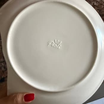 Kırık Ve Yan Üretim Olarak Gelen İkinci Kalite Yemek Takımının İadesi