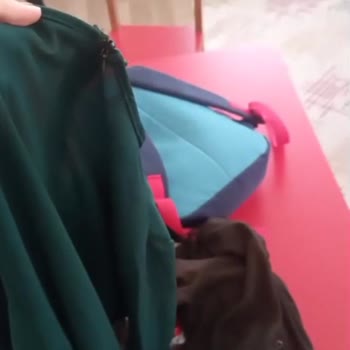 Açelya Butik Sipariş Edilen Beyaz Takım Yerine Kullanılmış Bluzlar Gönderdi ve Engelledi