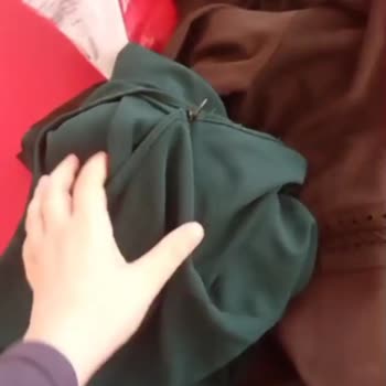 Açelya Butik Sipariş Edilen Beyaz Takım Yerine Kullanılmış Bluzlar Gönderdi ve Engelledi
