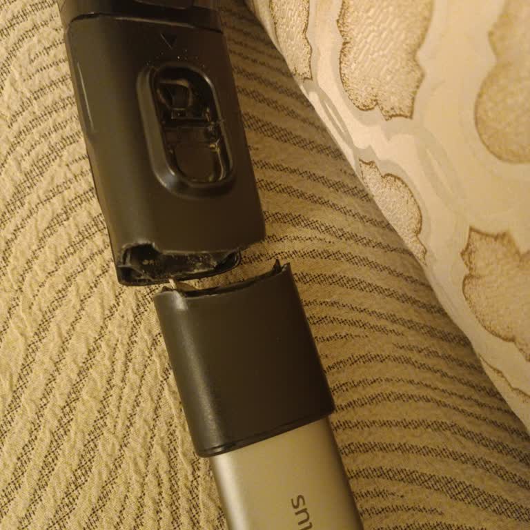 Philips Aqua 8000 Dik Süpürge Sürekli Gövde Kırılması Garanti Sonrası Çözüm Yok İade Talebi