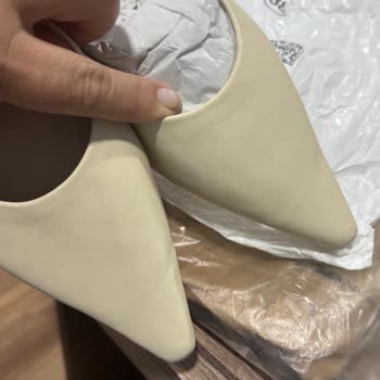 Zapatos Nuevos de H&M Rechazados por Considerarse Usados