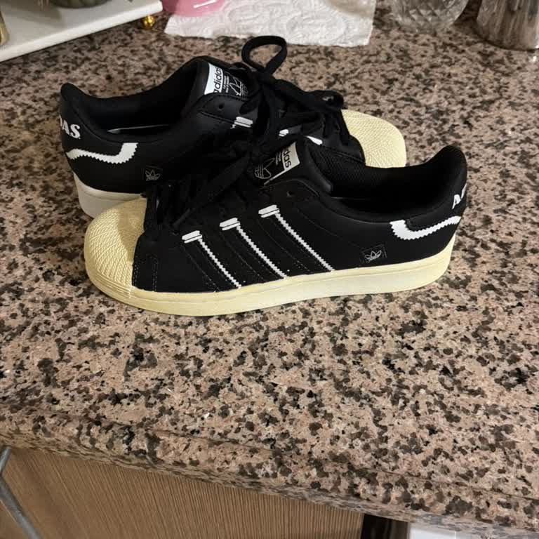 Kullanılmış Adidas Superstar Ayakkabı Yeni Ürün Gibi Gönderildi Ve Satıcı İlgisiz Davrandı