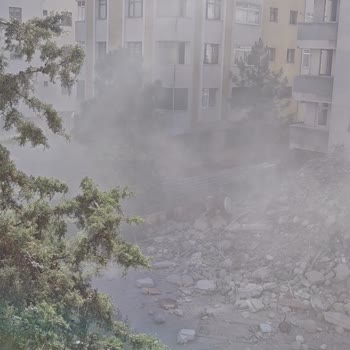 Ataşehir İçerenköy'de Yıkım Tozu Sağlığı Tehdit Ediyor