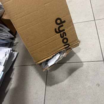 Dyson Servisinde Uzun Bekleyiş Ve Hasarlı Borunun Yanlış Kutu İçinde Geri Dönüşü
