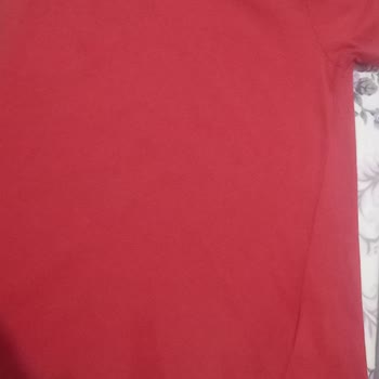 Gizlenmiş Dikiş Hatası Nedeniyle Erkek Çocuk Tişörtü İkinci Kalite
