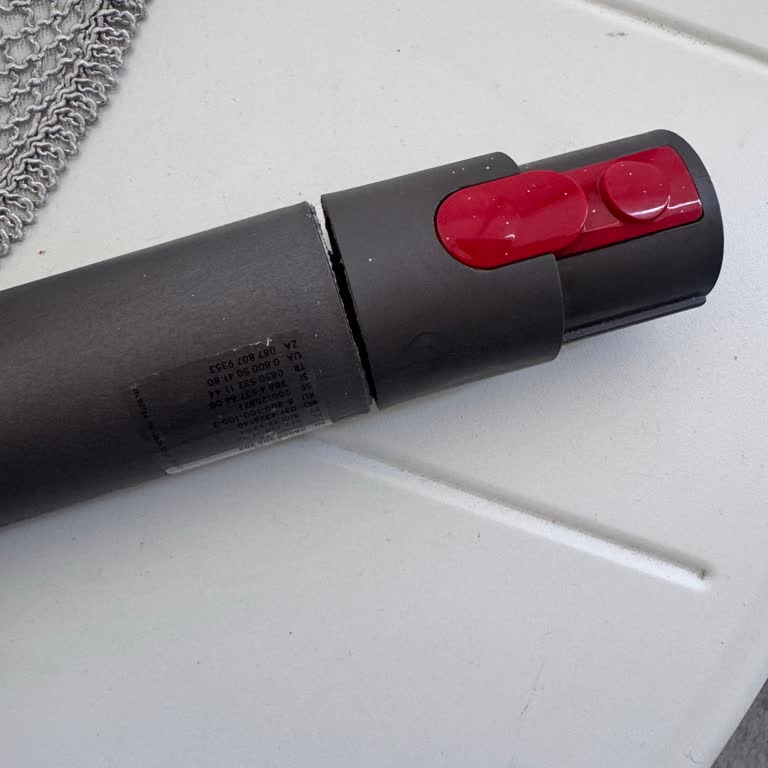 Dyson Süpürge Borusu Tekrar Kırıldı, Ücretsiz Değişim Talebi
