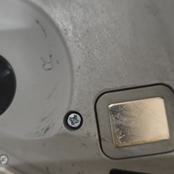 Yetkili Serviste Tamir Edilmemiş Ve Bozulmuş Robot Süpürge