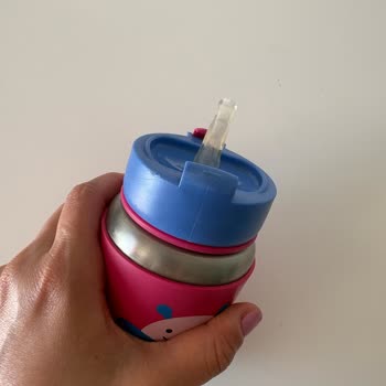 Skip Hop Çelik Suluk Kapağı Sorunlu, Su Kaçıyor Ve Eşyaları Islanıyor