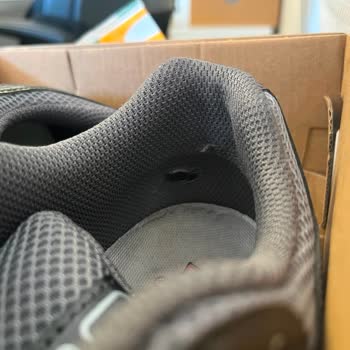New Balance İç Topuk Yırtılması Kalite Sorunu Olarak Reddedildi