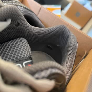 New Balance İç Topuk Yırtılması Kalite Sorunu Olarak Reddedildi
