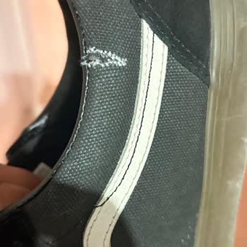 Shopinn Orijinal Olmayan Vans Ayakkabının Kısa Sürede Yırtılması Ve Ücretsiz Değişim Talebi