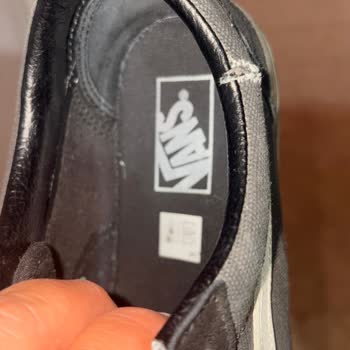 Shopinn Orijinal Olmayan Vans Ayakkabının Kısa Sürede Yırtılması Ve Ücretsiz Değişim Talebi