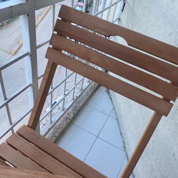 Meya Dekor Bistro Setinde Kalitesiz Ve Çatlak Parçalar