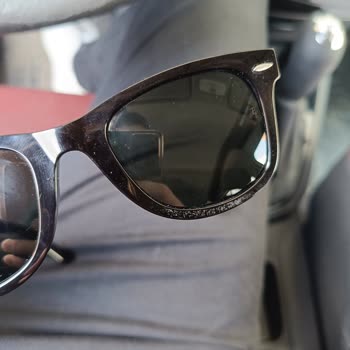 Rayban Güneş Gözlüğünde Boya Atması Ve Deformasyon İçin Garanti Kapsamında Değişim Talebi