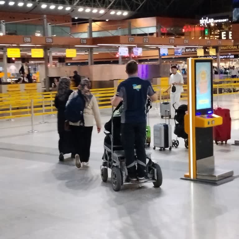 Pegasus’ta Yaşlı Yolcunun Tekerlekli Sandalye Hizmetindeki Kaba Davranışı