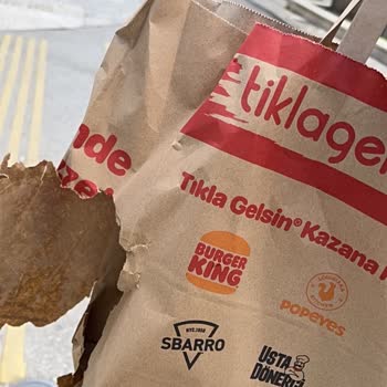 Dayanıksız Poşet Nedeniyle Büyük Boy İçecek Patlaması Ve Para Kaybı