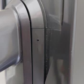 Dyson V15 Bataryası Şarj Olmuyor ve Değişim Maliyeti Çok Yüksek