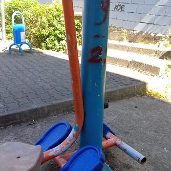 Afacan Çocuk Parkı’nda Kırık Bisiklet Pedalı Çocukları Tehlikeye Atıyor