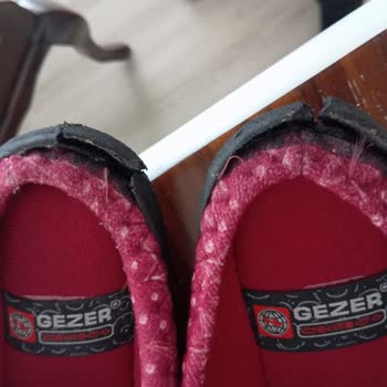 Kısa Sürede Topuk Dağılmasıyla Kalitesiz Ve Ayıplı Terlik