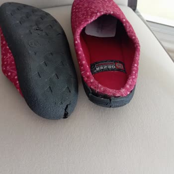 Kısa Sürede Topuk Dağılmasıyla Kalitesiz Ve Ayıplı Terlik