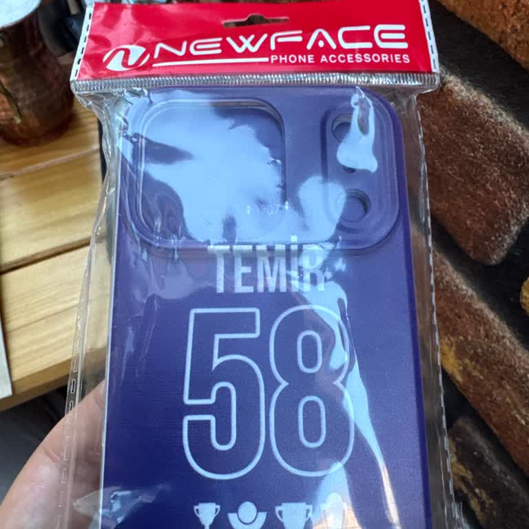 Zoorafa'dan Gelen Özel Baskılı Telefon Kılıfı Kalitesiz Ve Özensiz