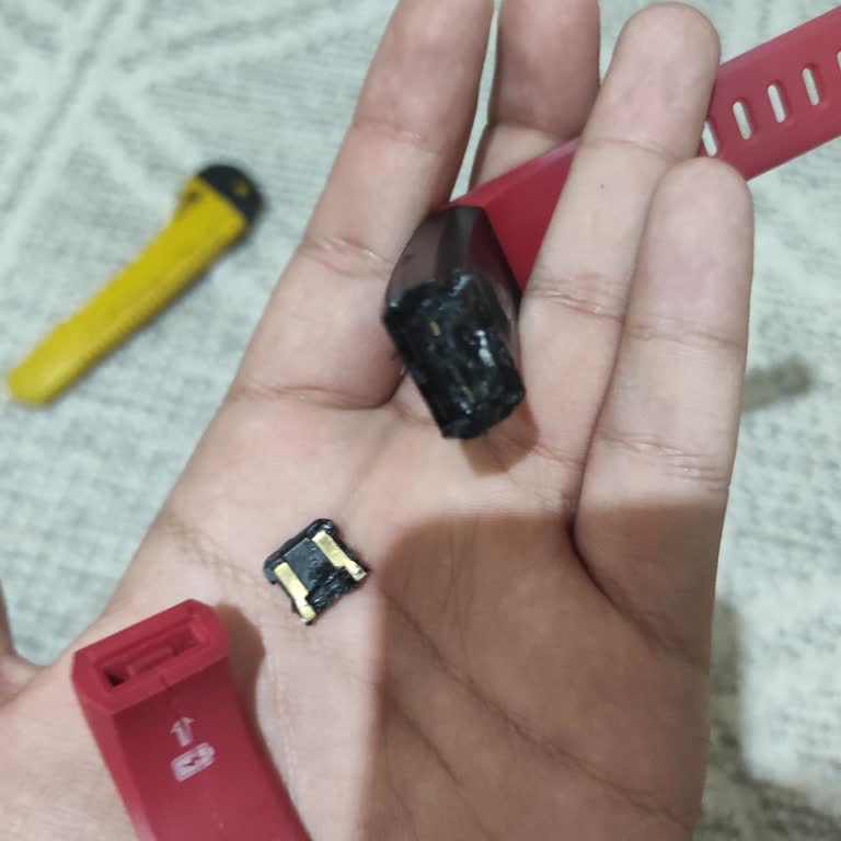 Akıllı Bileklik Şarj Soketinin Kırılması Ve Garanti Talebi