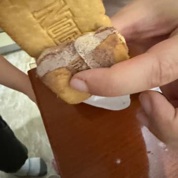 Algida Mini Nogger Sandviç Ürünün Yarı Eksik Gelmesi Müşteriyi Hayal Kırıklığına Sürükledi