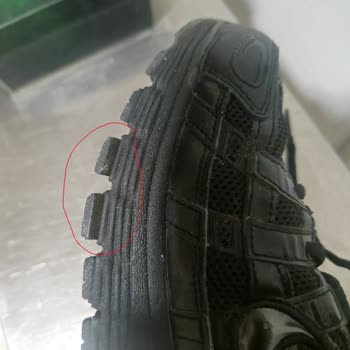 Nike P-6000 Ayakkabının Kısa Sürede Tabanda Açılması Ve Garanti Reddi