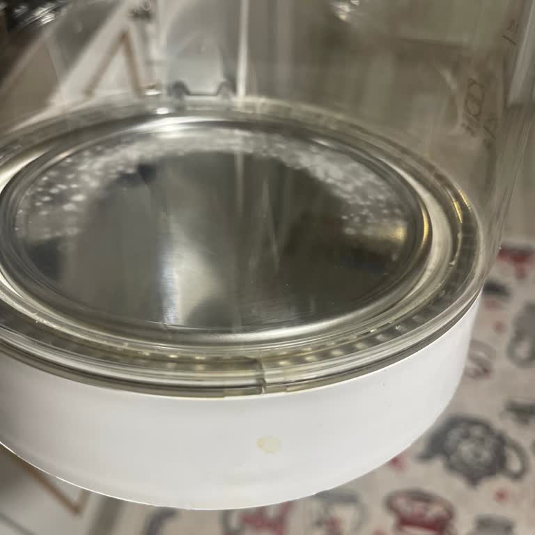 Beko Cam Demliğinde Kırık Kapak Ve Çatlak Cam, Mağaza İlgisizliği